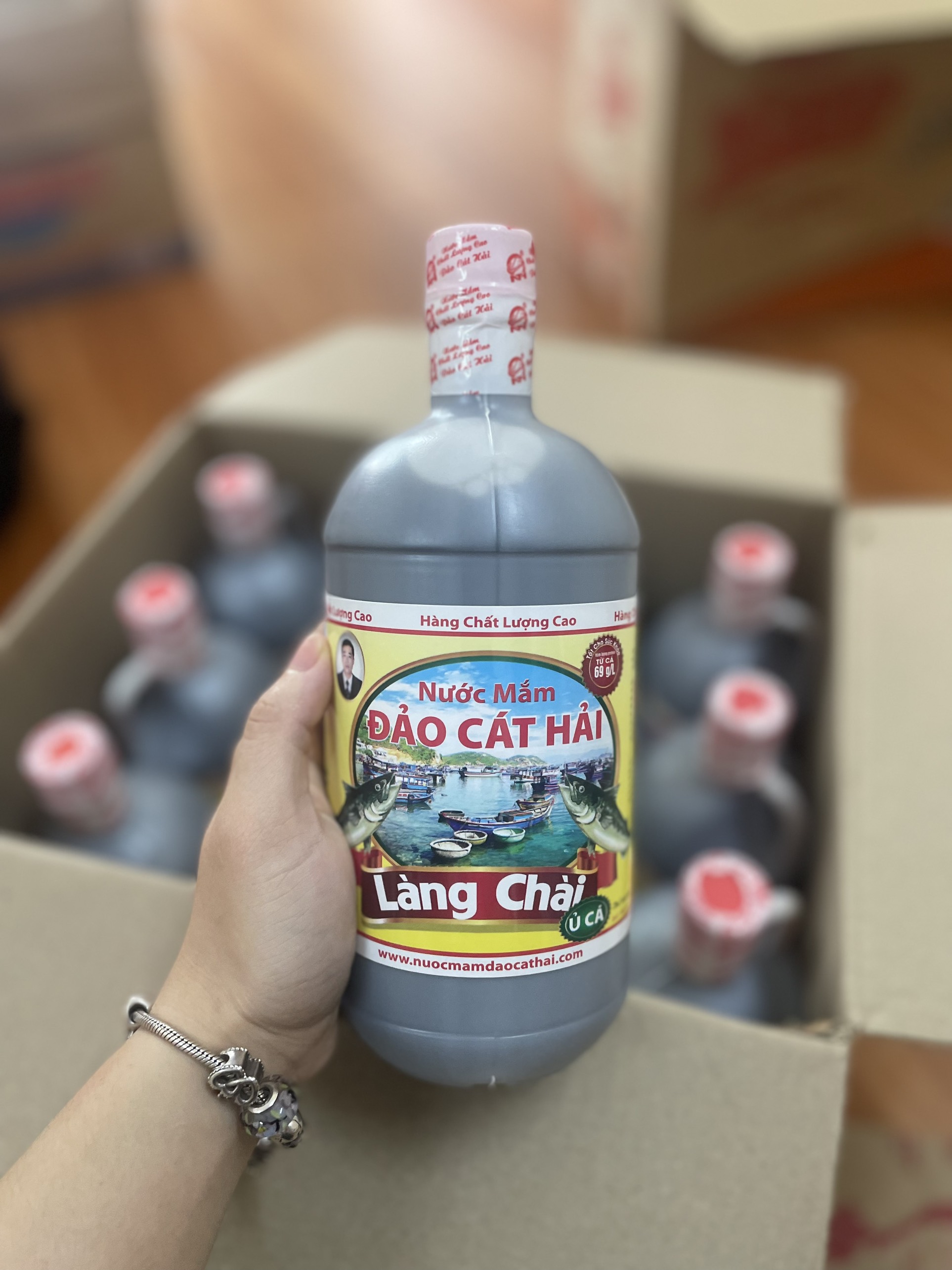 Nước mắm Làng Chài Ủ Cá dung tích 1L